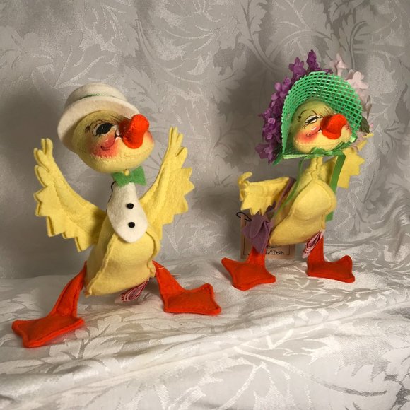 Easter Parade Ducklings - Picture 2 of 10